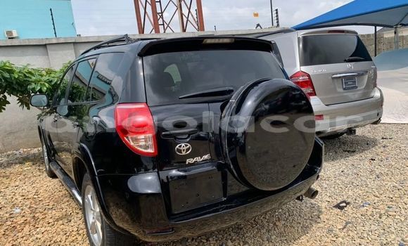 Comprar Usado Toyota RAV4 Preto Carro em Luena em Moxico Comprar Usado Toyota RAV4 Preto Carro em Luena em Moxico