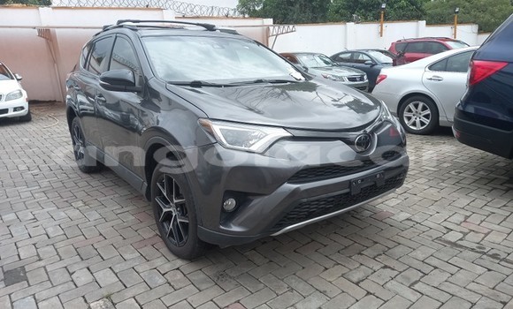 Comprar Usado Toyota RAV4 Preto Carro em Luena em Moxico Comprar Usado Toyota RAV4 Preto Carro em Luena em Moxico