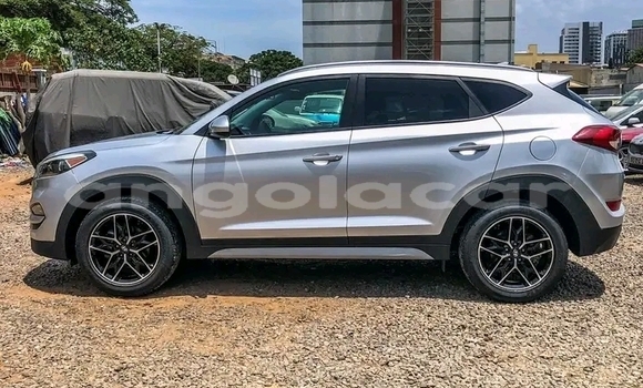 Buy Used Hyundai Tucson Silver Car in Luanda in Luanda Province Buy Used Hyundai Tucson Silver Car in Luanda in Luanda Province
