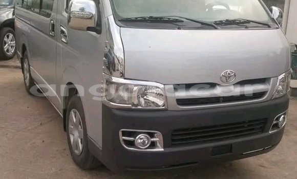 Comprar Usado Toyota Hiace Outro Carro em Luena em Moxico Comprar Usado Toyota Hiace Outro Carro em Luena em Moxico