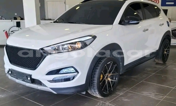 Acheter Occasion Voiture Hyundai Tucson Blanc à Luanda, Province de Luanda Acheter Occasion Voiture Hyundai Tucson Blanc à Luanda, Province de Luanda