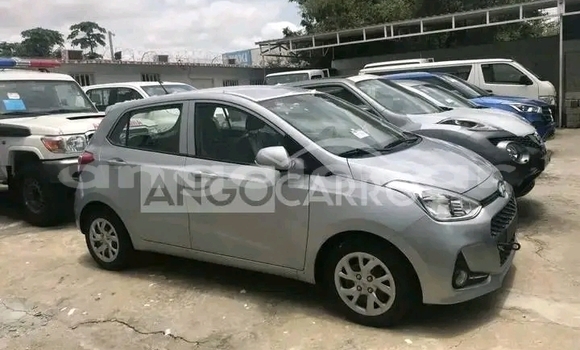 Comprar Usado Hyundai i10 Outro Carro em Luanda em Luanda Province Comprar Usado Hyundai i10 Outro Carro em Luanda em Luanda Province