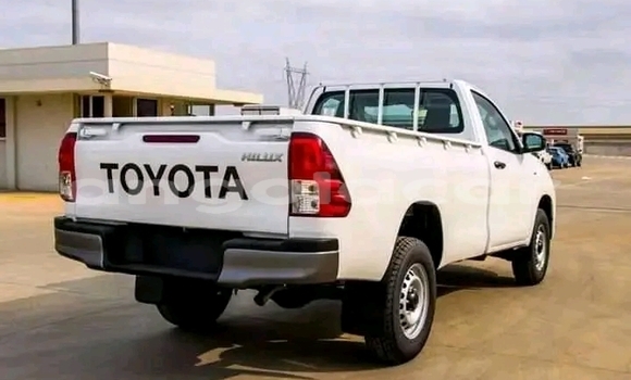 Buy Used Toyota Hilux White Car in Luanda in Luanda Province Buy Used Toyota Hilux White Car in Luanda in Luanda Province