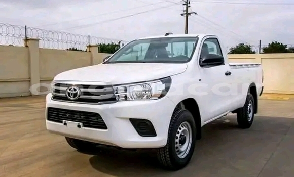 Buy Used Toyota Hilux White Car in Luanda in Luanda Province Buy Used Toyota Hilux White Car in Luanda in Luanda Province