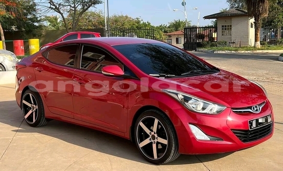 Comprar Usado Hyundai Elantra Vermelho Carro em Luena em Moxico