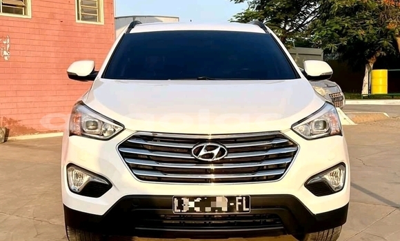 Buy Used Hyundai Santa Fe White Car in Luena in Moxico Buy Used Hyundai Santa Fe White Car in Luena in Moxico