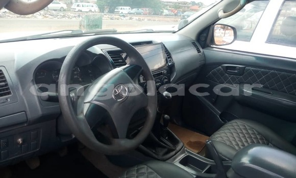 Buy Used Toyota Hilux White Car in Luanda in Luanda Province Buy Used Toyota Hilux White Car in Luanda in Luanda Province