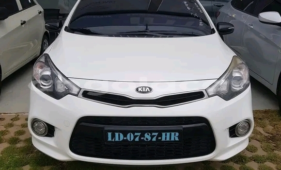 Acheter Occasion Voiture Kia K3 Blanc à Luanda, Province de Luanda Acheter Occasion Voiture Kia K3 Blanc à Luanda, Province de Luanda