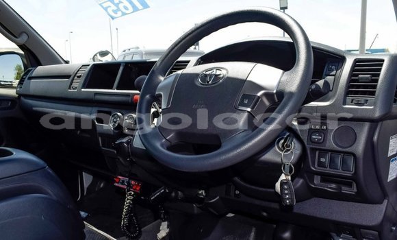 Comprar Novo Toyota Hiace Branco Carro em Benguela em Benguela Comprar Novo Toyota Hiace Branco Carro em Benguela em Benguela