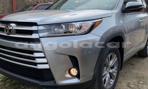Acheter Occasion Voiture Toyota Highlander Gris à Luanda, Province de Luanda