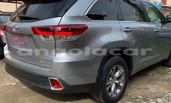 Acheter Occasion Voiture Toyota Highlander Gris à Luanda, Province de Luanda Acheter Occasion Voiture Toyota Highlander Gris à Luanda, Province de Luanda