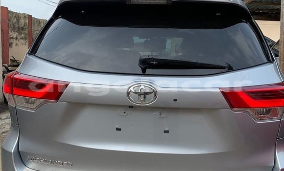 Acheter Occasion Voiture Toyota Highlander Gris à Luanda, Province de Luanda Acheter Occasion Voiture Toyota Highlander Gris à Luanda, Province de Luanda