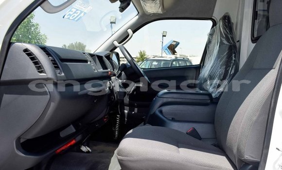 Comprar Novo Toyota Hiace Branco Carro em Benguela em Benguela Comprar Novo Toyota Hiace Branco Carro em Benguela em Benguela