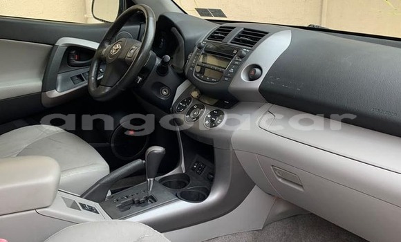 Comprar Usado Toyota RAV4 Vermelho Carro em Luanda em Luanda Province Comprar Usado Toyota RAV4 Vermelho Carro em Luanda em Luanda Province