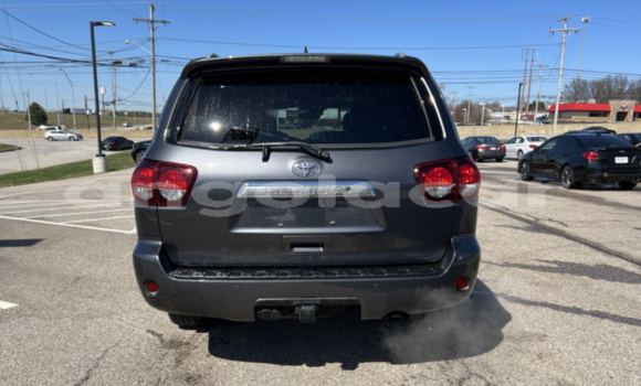 Comprar Usado Toyota Sequoia Prata Carro em Luena em Moxico Comprar Usado Toyota Sequoia Prata Carro em Luena em Moxico