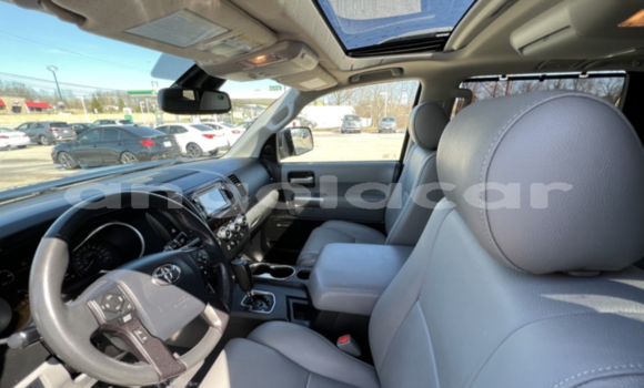 Comprar Usado Toyota Sequoia Prata Carro em Luena em Moxico Comprar Usado Toyota Sequoia Prata Carro em Luena em Moxico