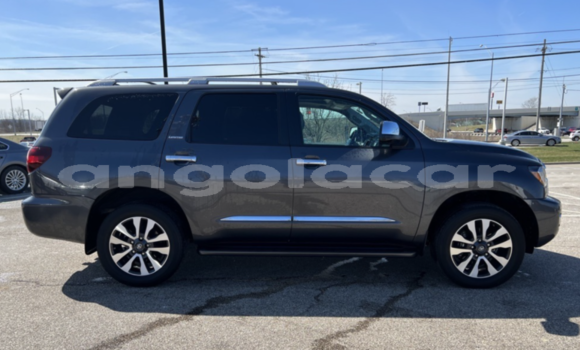 Comprar Usado Toyota Sequoia Prata Carro em Luena em Moxico Comprar Usado Toyota Sequoia Prata Carro em Luena em Moxico