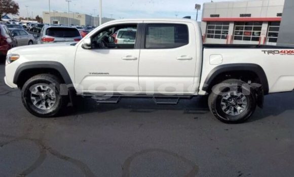 Comprar Usado Toyota Tacoma Branco Carro em Luena em Moxico Comprar Usado Toyota Tacoma Branco Carro em Luena em Moxico