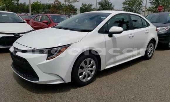 Comprar Usado Toyota Corolla Branco Carro em Luena em Moxico Comprar Usado Toyota Corolla Branco Carro em Luena em Moxico