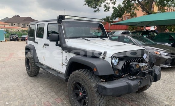 Buy Used Jeep Wrangler White Car in Luanda in Luanda Province Buy Used Jeep Wrangler White Car in Luanda in Luanda Province