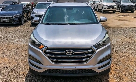 Buy Used Hyundai Tucson Silver Car in Luanda in Luanda Province Buy Used Hyundai Tucson Silver Car in Luanda in Luanda Province