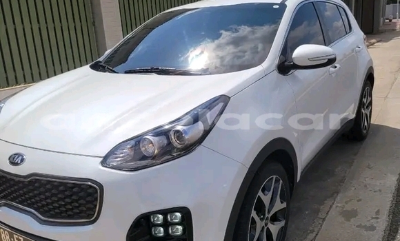 Comprar Usado Kia Sportage Branco Carro em Luanda em Luanda Province