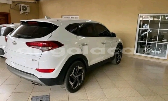 Buy Used Hyundai Tucson White Car in Luanda in Luanda Province Buy Used Hyundai Tucson White Car in Luanda in Luanda Province