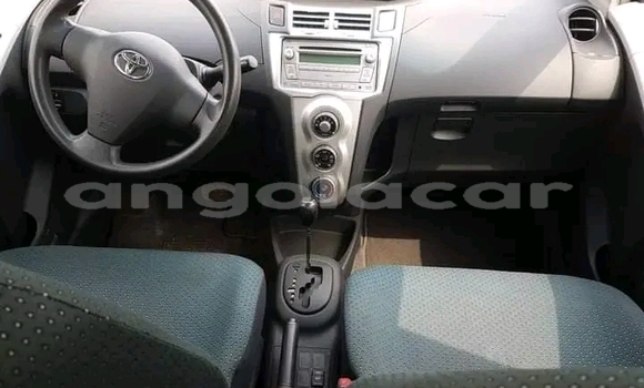 Comprar Usado Toyota Yaris Preto Carro em Luena em Moxico Comprar Usado Toyota Yaris Preto Carro em Luena em Moxico