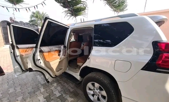 Comprar Usado Toyota Prado Branco Carro em Luena em Moxico Comprar Usado Toyota Prado Branco Carro em Luena em Moxico