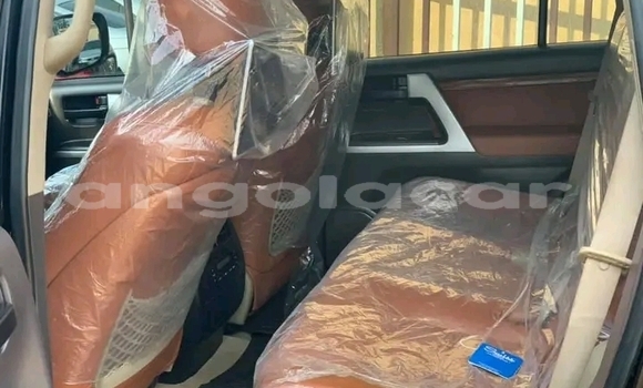 Comprar Usado Toyota Land Cruiser Preto Carro em Luena em Moxico Comprar Usado Toyota Land Cruiser Preto Carro em Luena em Moxico