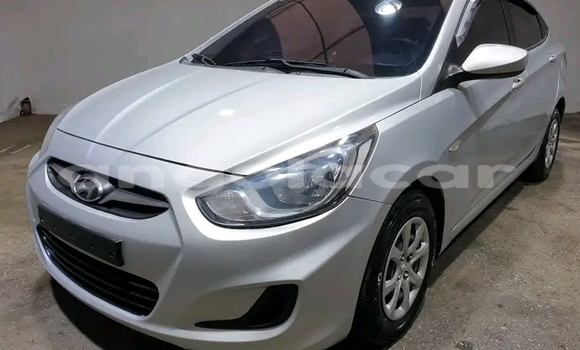 Acheter Occasion Voiture Hyundai Accent Gris à Luanda, Province de Luanda
