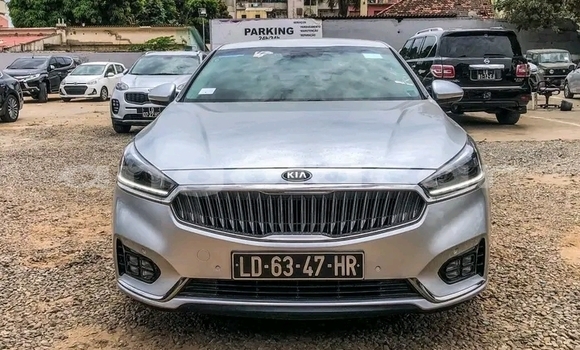 Comprar Usado Kia K7 Outro Carro em Luanda em Luanda Province