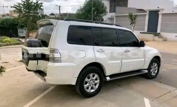 Buy Used Mitsubishi Pajero White Car in Luanda in Luanda Province Buy Used Mitsubishi Pajero White Car in Luanda in Luanda Province