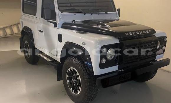 Comprar Usado Land Rover Defender Branco Carro em Luena em Moxico Comprar Usado Land Rover Defender Branco Carro em Luena em Moxico