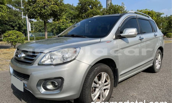 Buy Used Haval H6 Silver Car in Caala in Huambo Buy Used Haval H6 Silver Car in Caala in Huambo