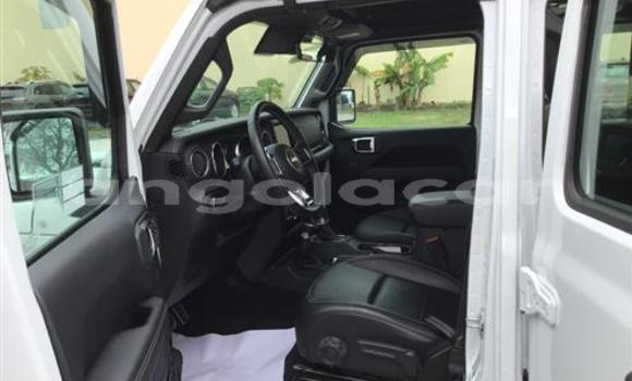 Buy Used Jeep Wrangler White Car in Luanda in Luanda Province Buy Used Jeep Wrangler White Car in Luanda in Luanda Province