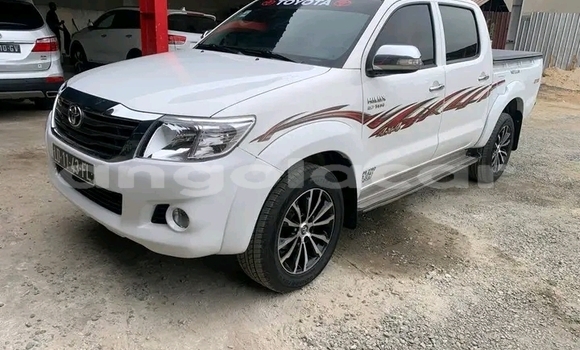 Buy Used Toyota Hilux White Car in Luanda in Luanda Province Buy Used Toyota Hilux White Car in Luanda in Luanda Province