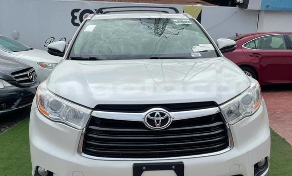 Acheter Occasion Voiture Toyota Highlander Blanc à Luanda, Province de Luanda Acheter Occasion Voiture Toyota Highlander Blanc à Luanda, Province de Luanda