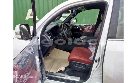 Comprar Importar Lexus LX Branco Carro em Import - Dubai em Bengo Province Comprar Importar Lexus LX Branco Carro em Import - Dubai em Bengo Province