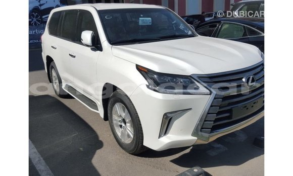 Comprar Importar Lexus LX Branco Carro em Import - Dubai em Bengo Province Comprar Importar Lexus LX Branco Carro em Import - Dubai em Bengo Province