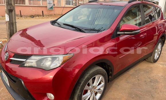Comprar Usado Toyota RAV4 Vermelho Carro em Luanda em Luanda Province Comprar Usado Toyota RAV4 Vermelho Carro em Luanda em Luanda Province