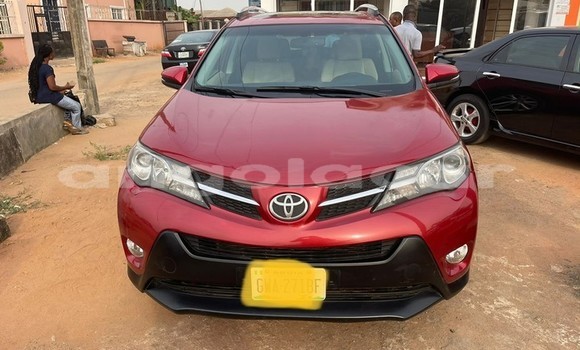 Comprar Usado Toyota RAV4 Vermelho Carro em Luanda em Luanda Province Comprar Usado Toyota RAV4 Vermelho Carro em Luanda em Luanda Province