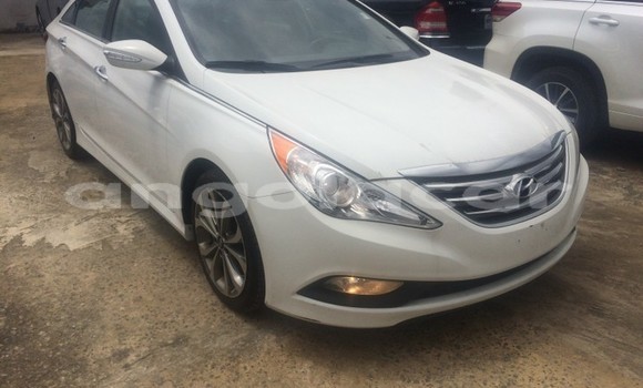 Acheter Occasion Voiture Hyundai Sonata Blanc à Luanda, Province de Luanda Acheter Occasion Voiture Hyundai Sonata Blanc à Luanda, Province de Luanda