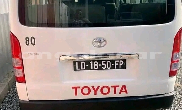 Buy Used Toyota Hiace White Car in Luanda in Luanda Province Buy Used Toyota Hiace White Car in Luanda in Luanda Province