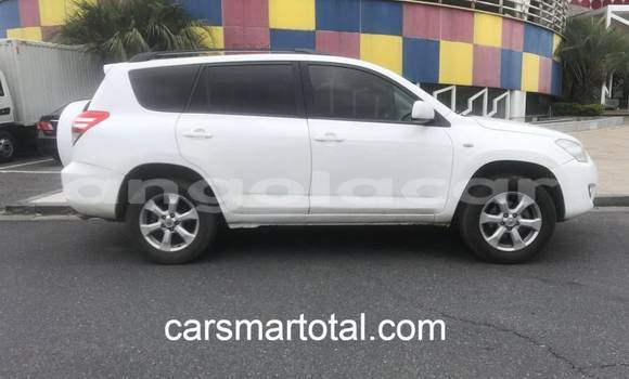 Buy Used Toyota RAV4 White Car in Luanda in Luanda Province Buy Used Toyota RAV4 White Car in Luanda in Luanda Province