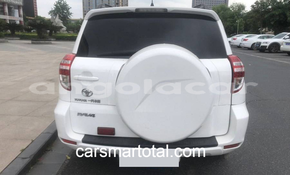 Buy Used Toyota RAV4 White Car in Luanda in Luanda Province Buy Used Toyota RAV4 White Car in Luanda in Luanda Province