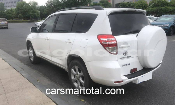 Buy Used Toyota RAV4 White Car in Luanda in Luanda Province Buy Used Toyota RAV4 White Car in Luanda in Luanda Province