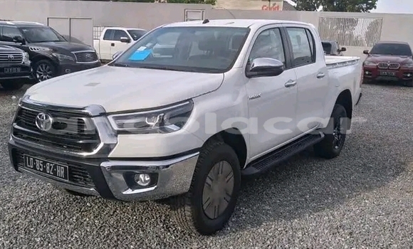 Buy Used Toyota Hilux White Car in Luanda in Luanda Province Buy Used Toyota Hilux White Car in Luanda in Luanda Province