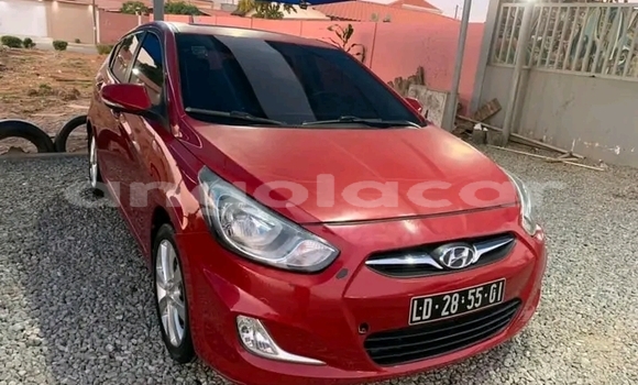Comprar Usado Hyundai Accent Vermelho Carro em Luanda em Luanda Province