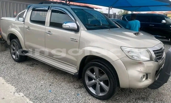 Comprar Usado Toyota Hilux Prata Carro em Luanda em Luanda Province Comprar Usado Toyota Hilux Prata Carro em Luanda em Luanda Province
